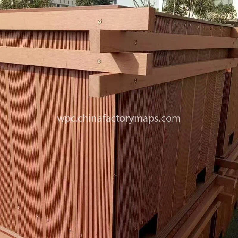 Especialidades regionais na produção de placa de decking composta da China